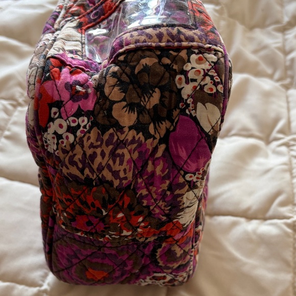 Vera Bradley floral Bag with White Wipeable Lining - Picture 3 of 13